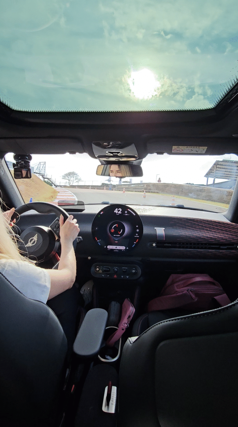 MINI John Cooper Works E MINI JCW Aceman E